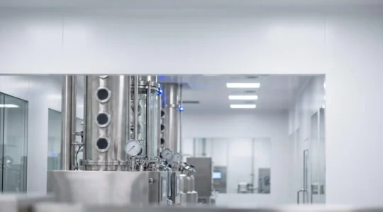 High-purity pharmaceutical-grade propylene glycol manufacturing setup highlighting quality control processes for vaping ingredients